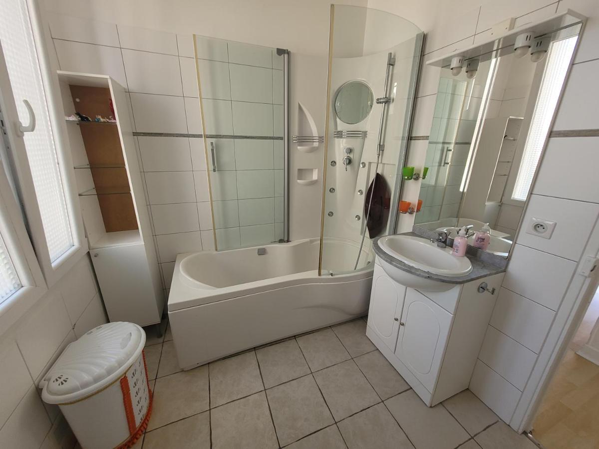 أنتيب Villa La Desiree - Haut De Villa, 68M2, 8 Personnes Max, Climatise, 4 Etoiles, 120M2 De Jardin Et Parking, Wifi, Vu Mer المظهر الخارجي الصورة