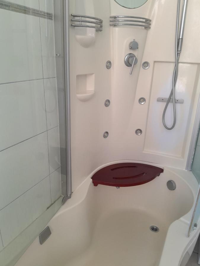 أنتيب Villa La Desiree - Haut De Villa, 68M2, 8 Personnes Max, Climatise, 4 Etoiles, 120M2 De Jardin Et Parking, Wifi, Vu Mer المظهر الخارجي الصورة